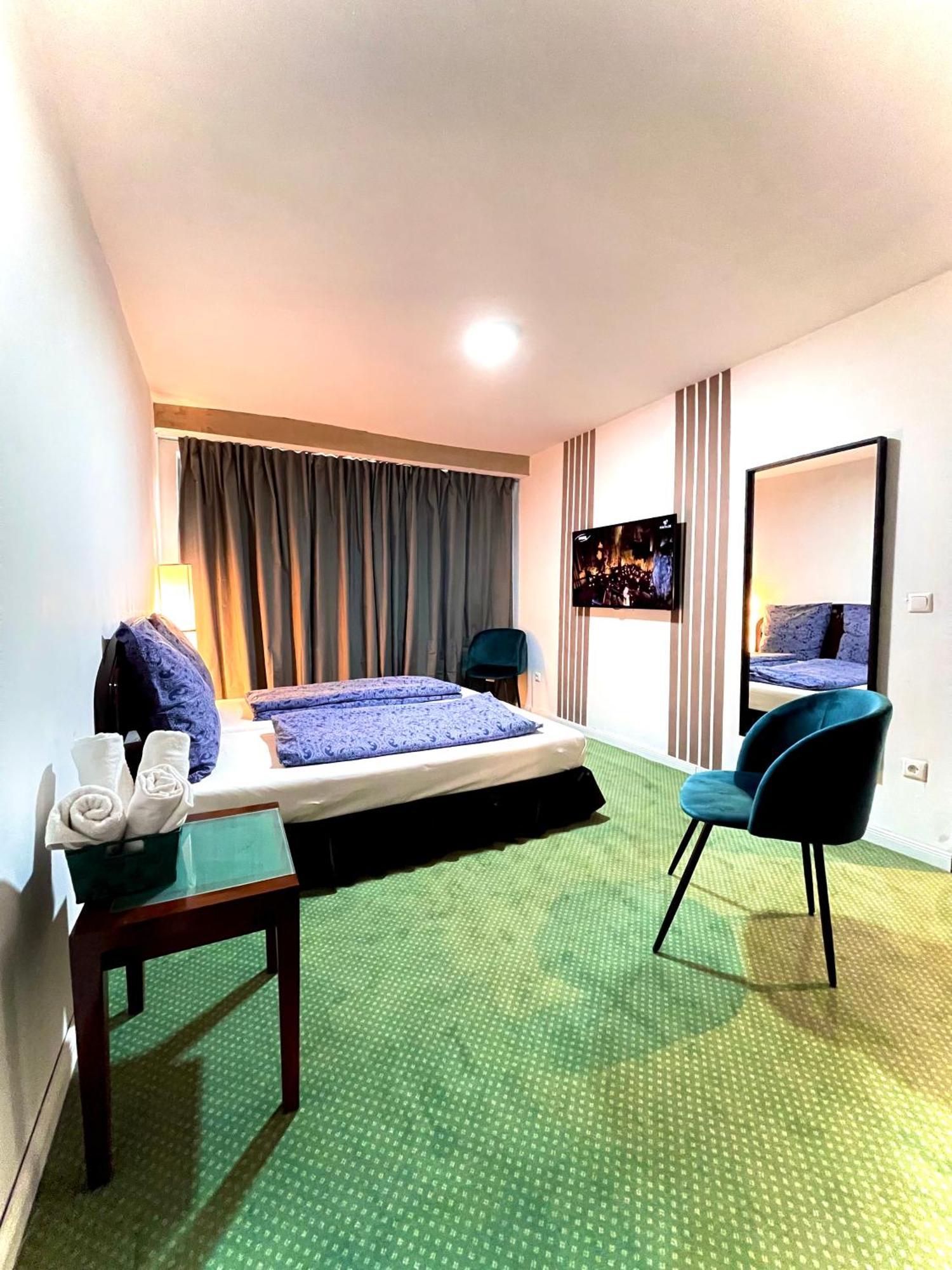 Hotel Hamburg Inn Екстериор снимка