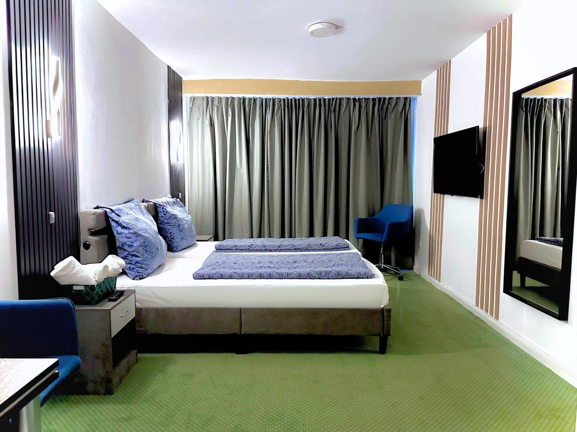 Hotel Hamburg Inn Екстериор снимка